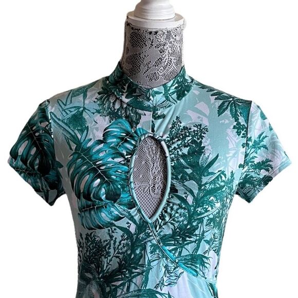 GUESS Willow Keyhole Mock Neck Top Size Medium - Picture 4 of 8